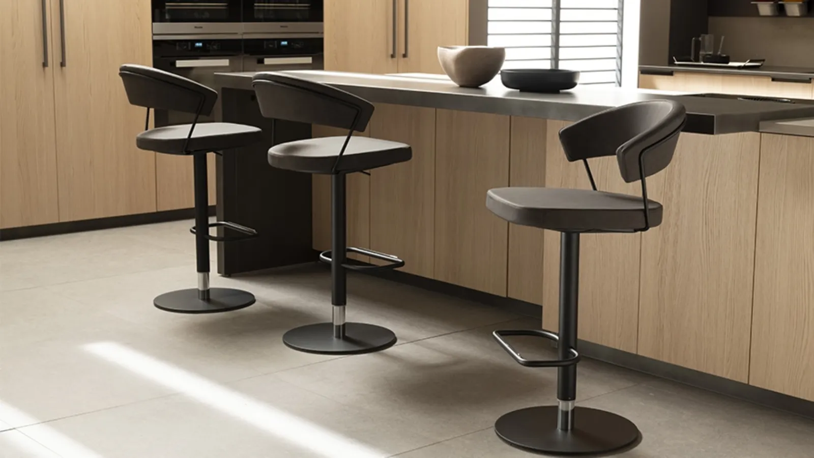 Sgabello Great in pelle di Scavolini